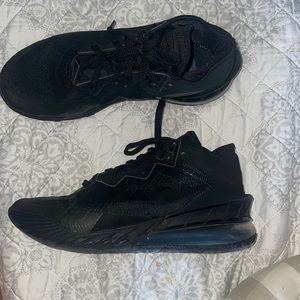 Brand new LeBron‘s shoes